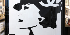 シャネル　スカーフ額装モノクロ1