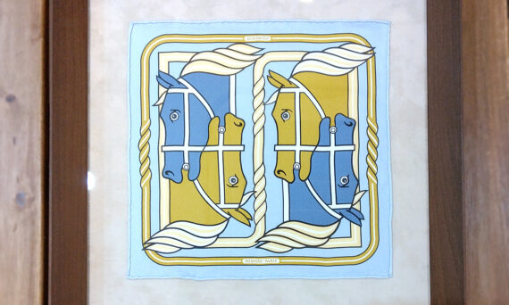 エルメス　ミニサイズのスカーフ額装1