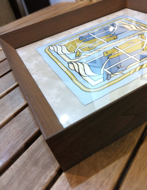 エルメス　ミニサイズのスカーフ額装2