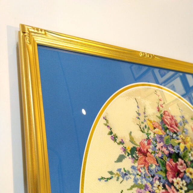 花の刺繍　楕円窓のダブルマット額装2