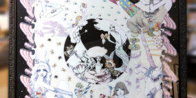 宇野亞喜良　風呂敷の額装1