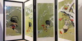 鶏の絵4点　屏風額装1